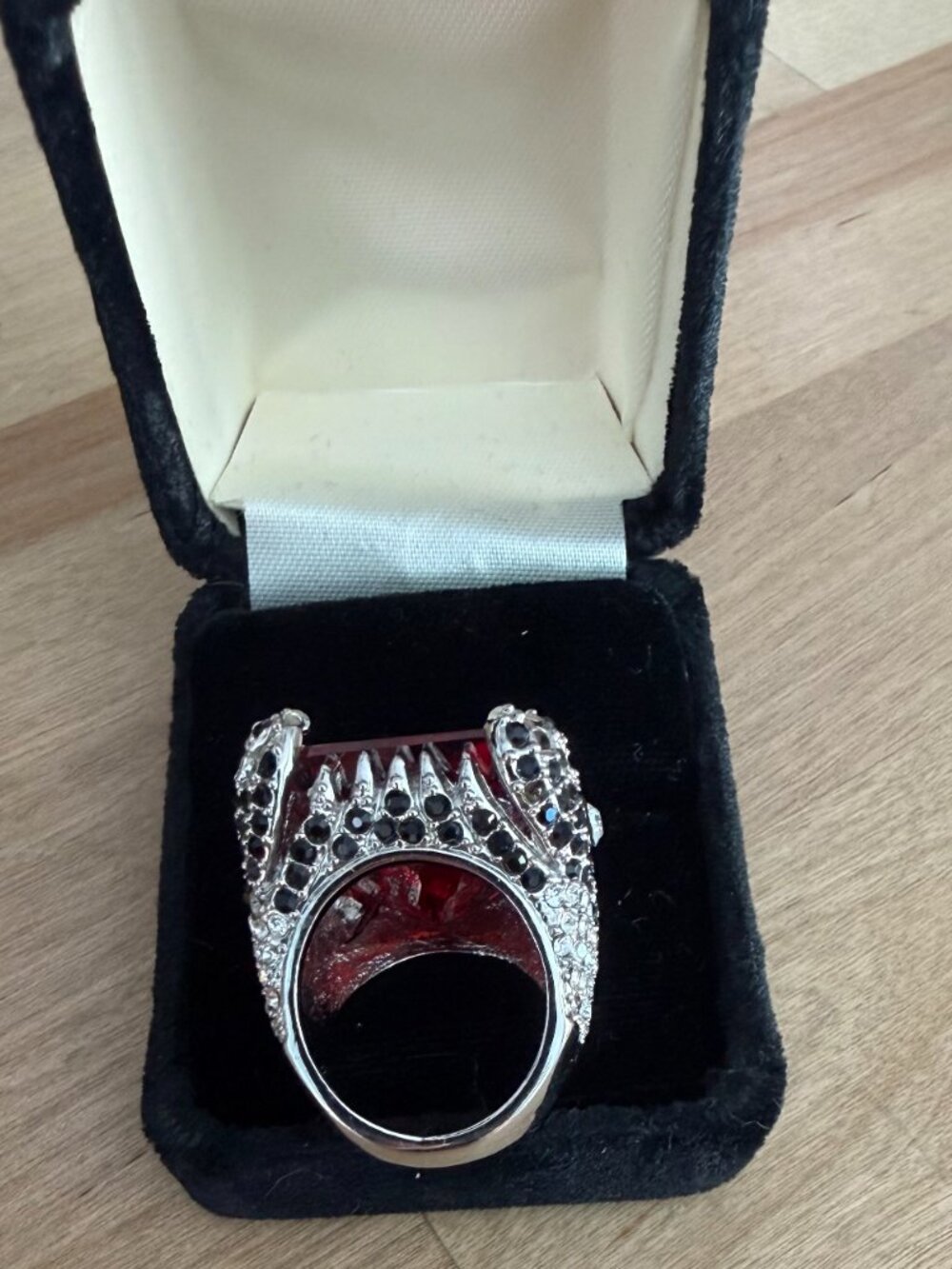 ONE OF A KIND RING - Picture 4 of 6